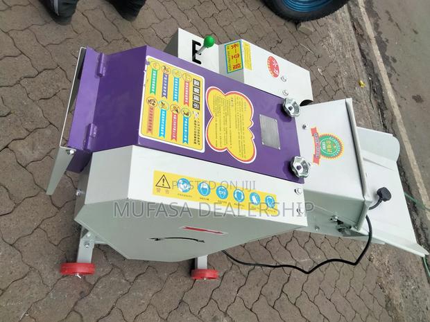 Self-Loading High Speed Chaff Cutter Machine - thumbnail 3