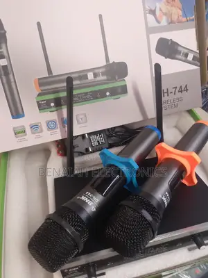 Microphone Dh744: Wireless Mic Excellent Performance Mic