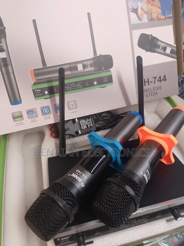 Microphone Dh744: Wireless Mic Excellent Performance Mic
