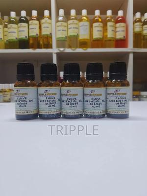 Clove Essential Oil - thumbnail 2