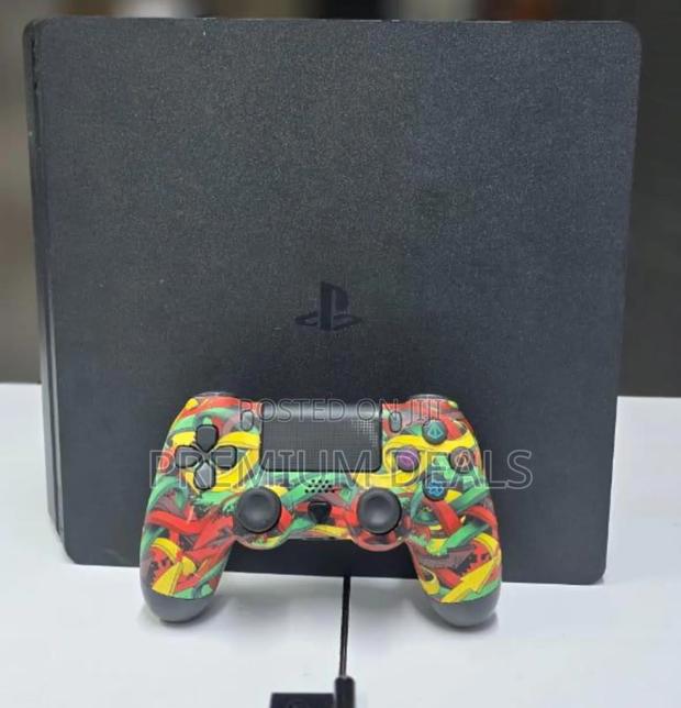 Regular Ps4 Slim With 10games
