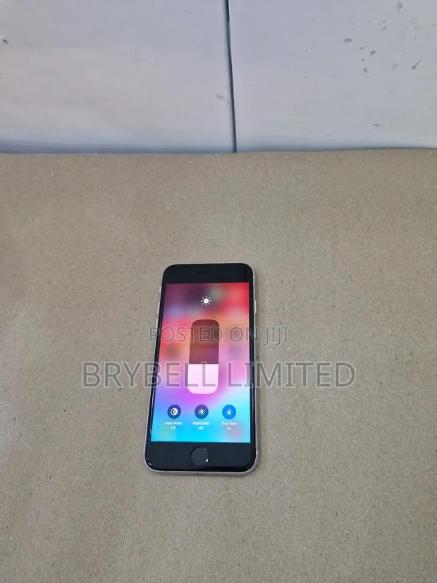 Apple iPhone SE 64 GB White - thumbnail 9