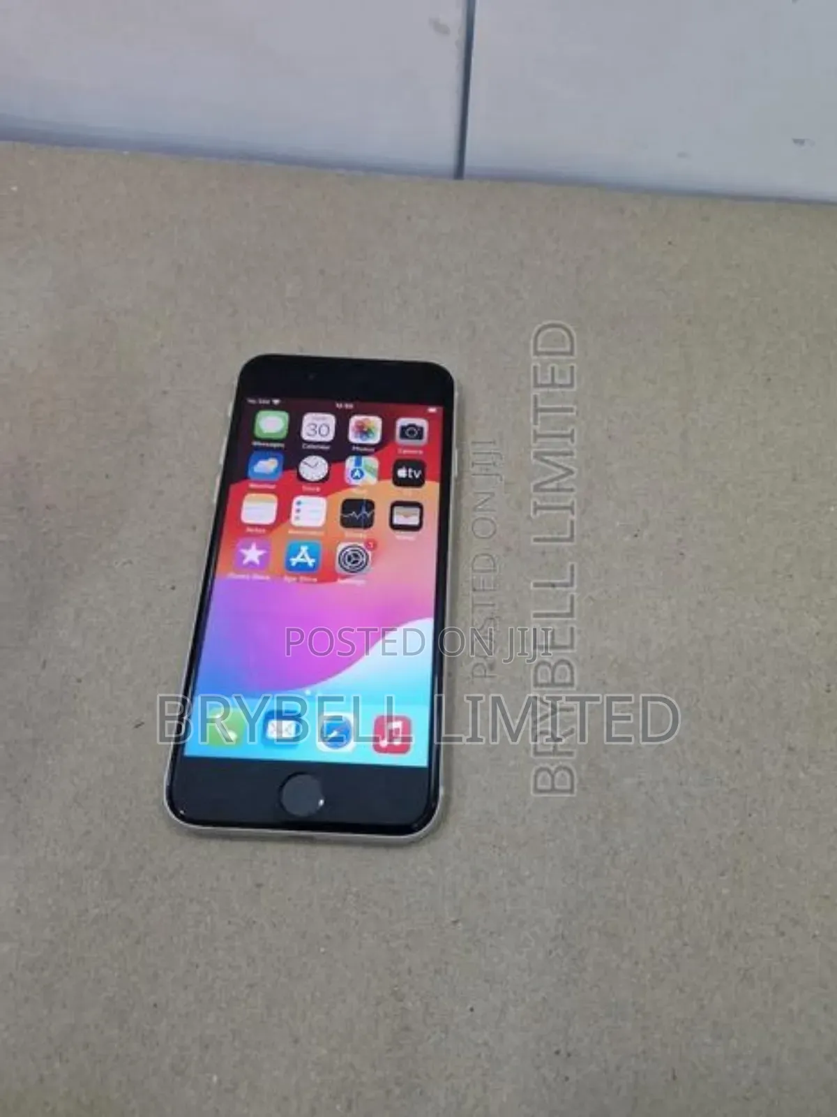 Apple iPhone SE 64 GB White