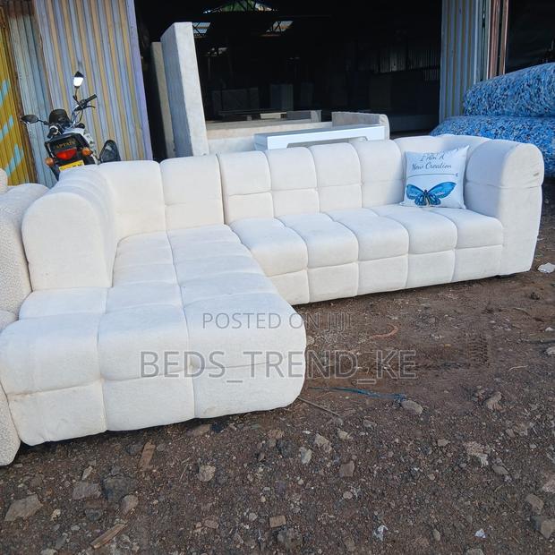 White Stylish 6 Seater Bubble L Seat Sofa