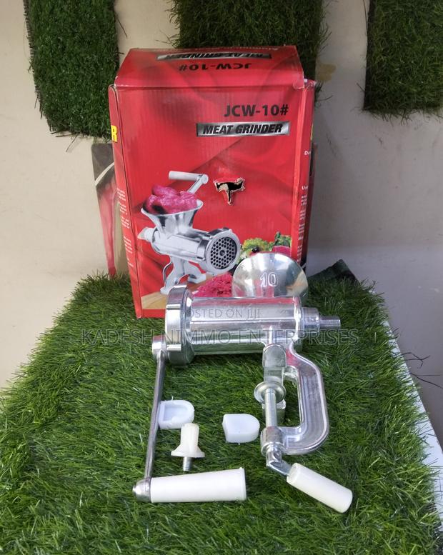 Domestic Meat Mincer Size M8 – Ideal For Small Tasks - main view
