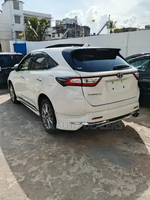 Toyota Harrier 2.0 Turbo 2019 White