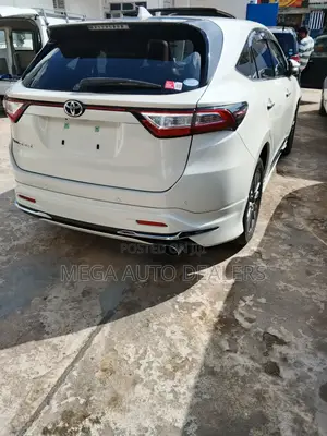 Toyota Harrier 2.0 Turbo 2019 White