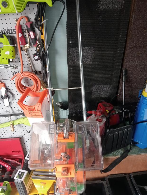 Hand Push Seed and Fertilizer Planter - main view