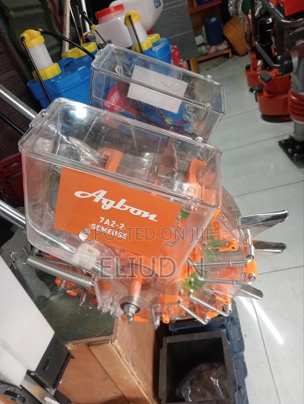 Hand Push Seed and Fertilizer Planter - thumbnail 3