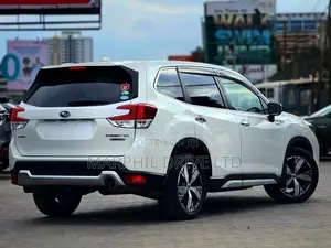 Subaru Forester Premium AWD 2019 White