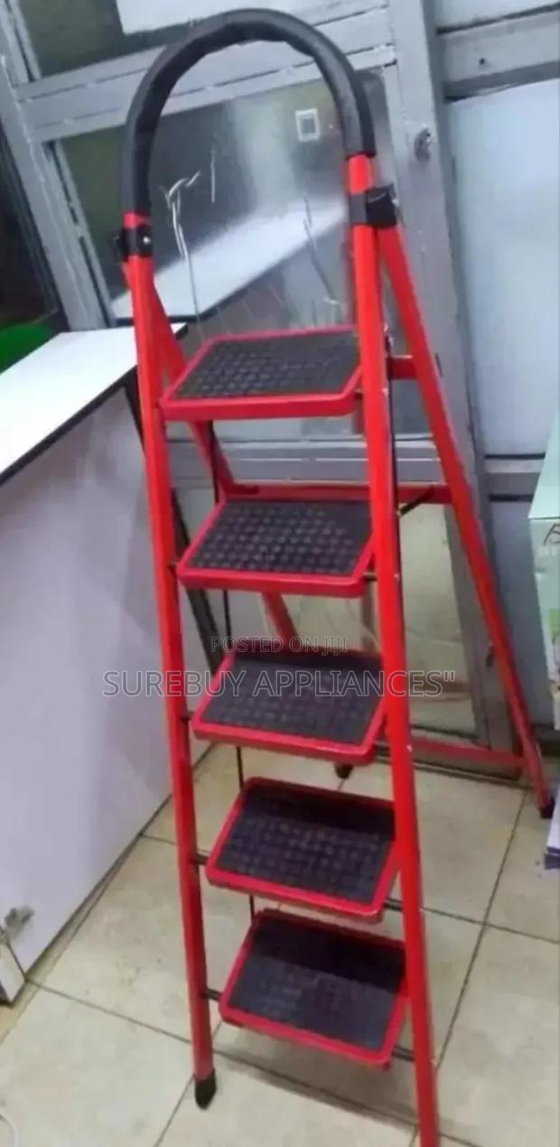 4 Step Steel Ladder - main view