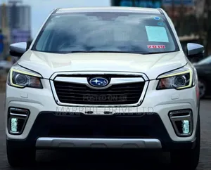 Subaru Forester Premium AWD 2019 White