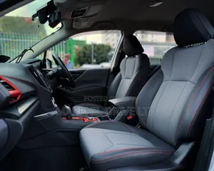 Subaru Forester Premium AWD 2019 White