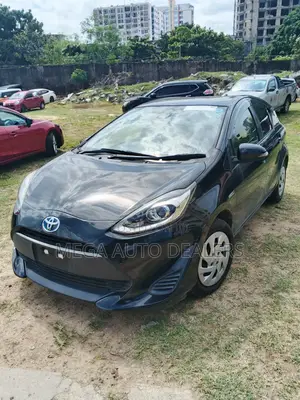 Toyota Aqua 2018 Black