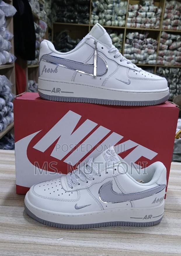 Louis Vuitton X Nike Size 38-45 - thumbnail 3