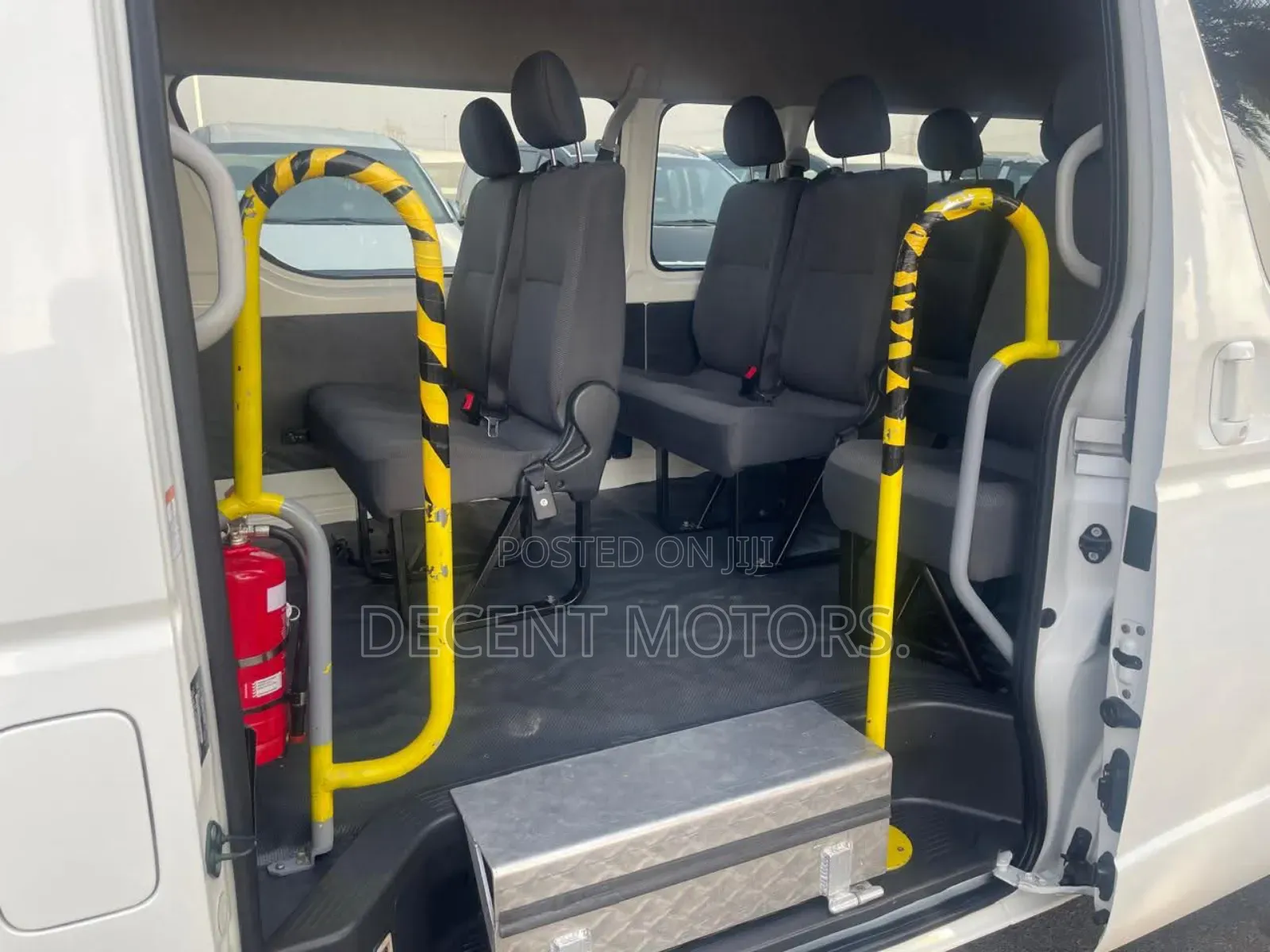 Toyota HiAce 2018 White