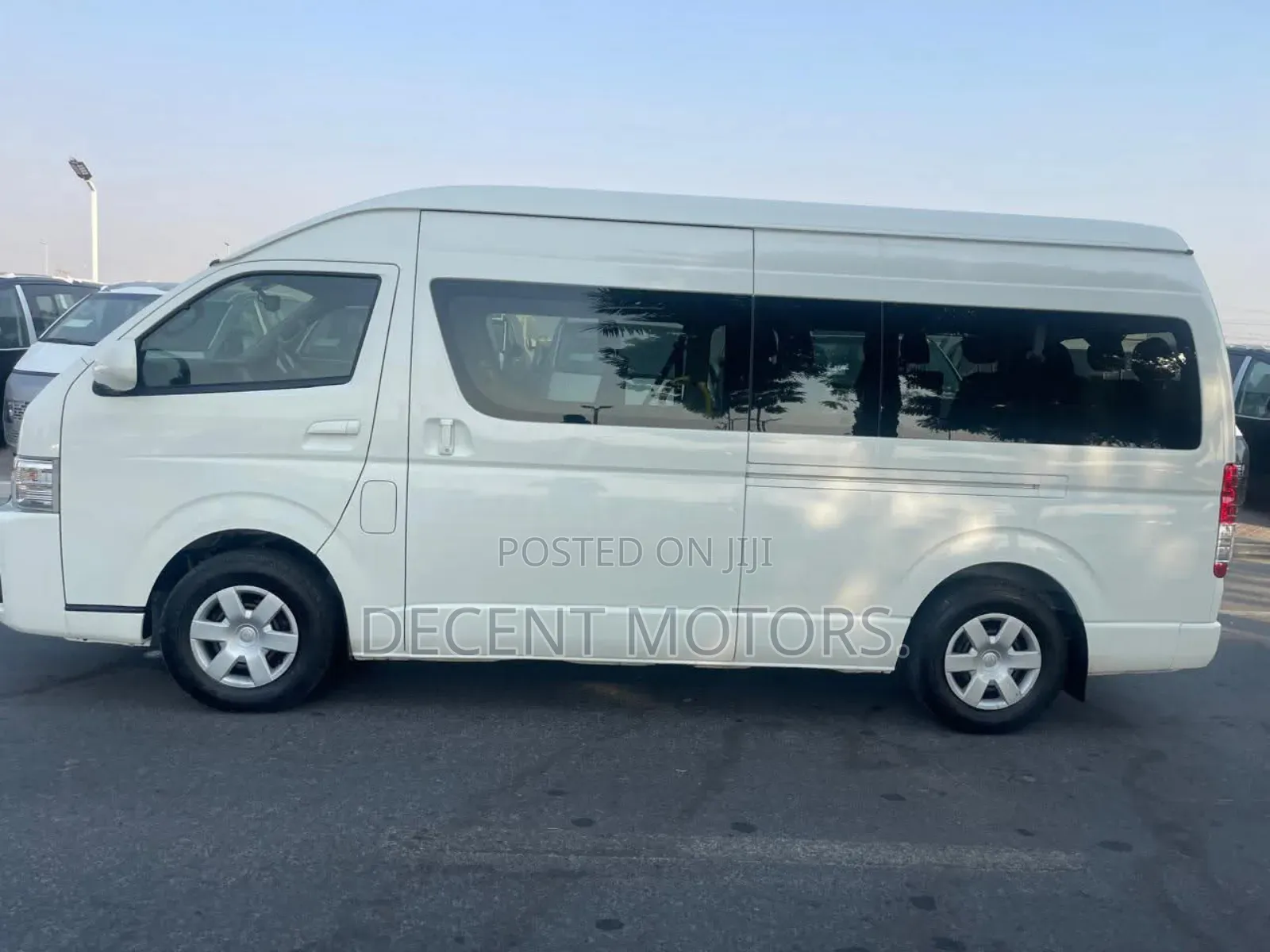 Toyota HiAce 2018 White