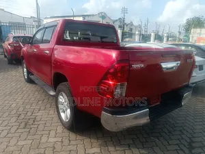 Toyota Hilux 2018 Red