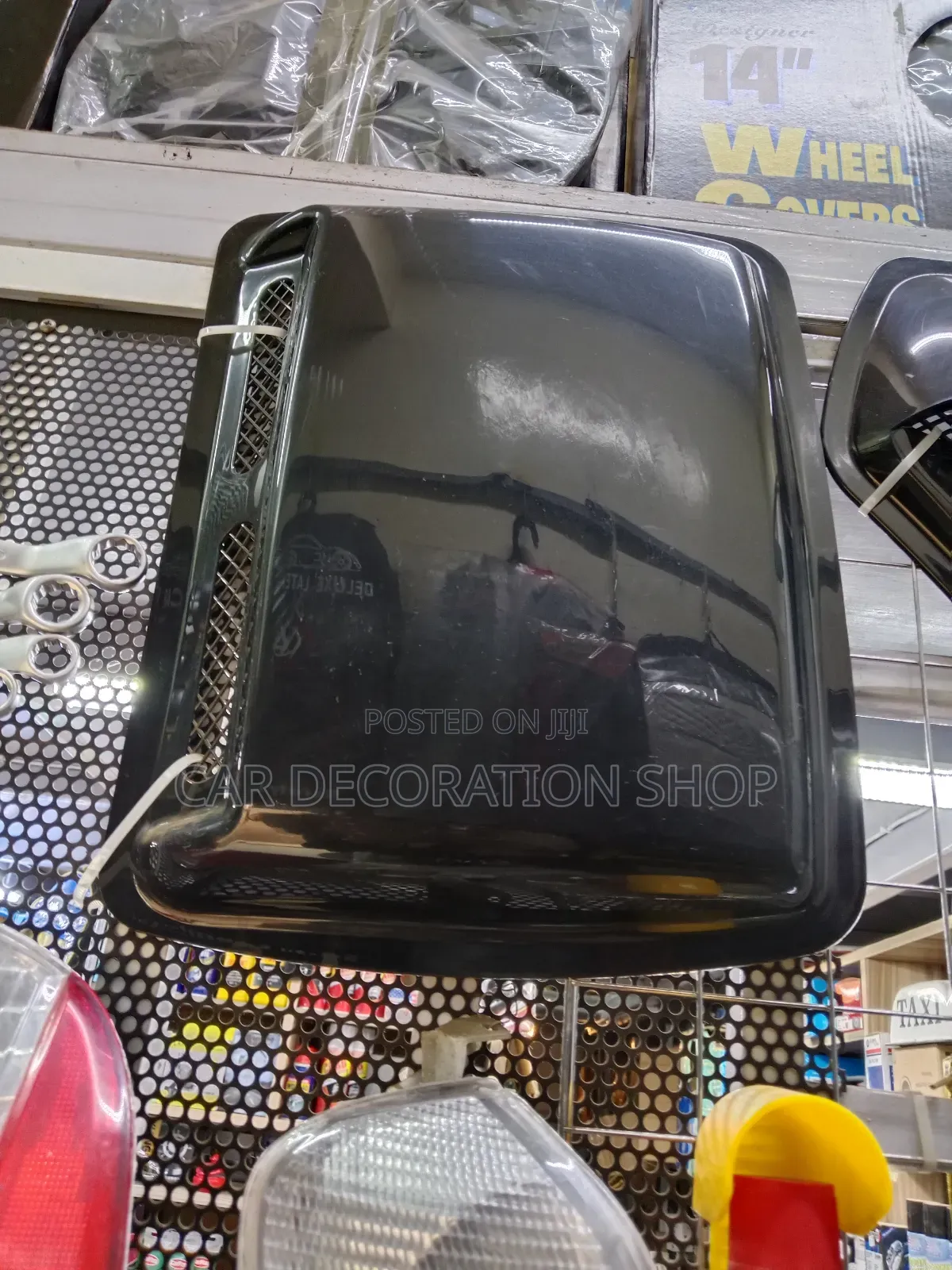 Black Bonnet Universal Decorations Bonnet Air Vent