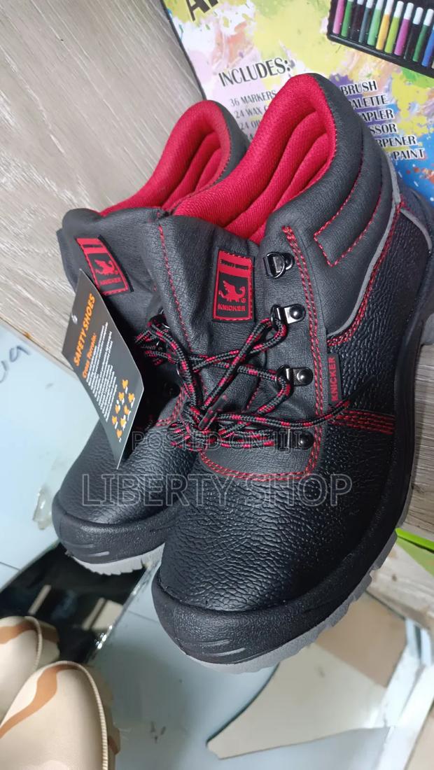 Safety Boots/Ultimate Safety Boots Shoes - main view