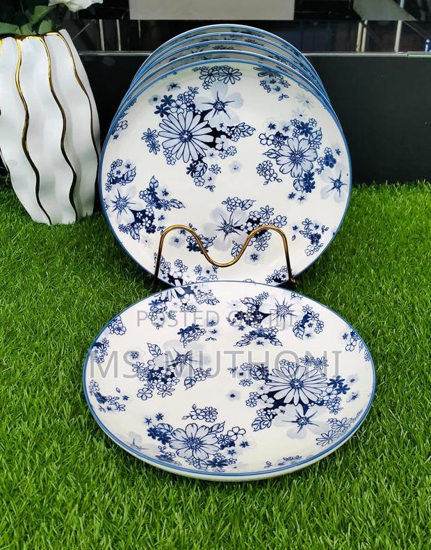 A Set of 6pcs Dinner Plates* 10 Inches