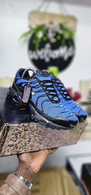 Nike Tn Sneakers