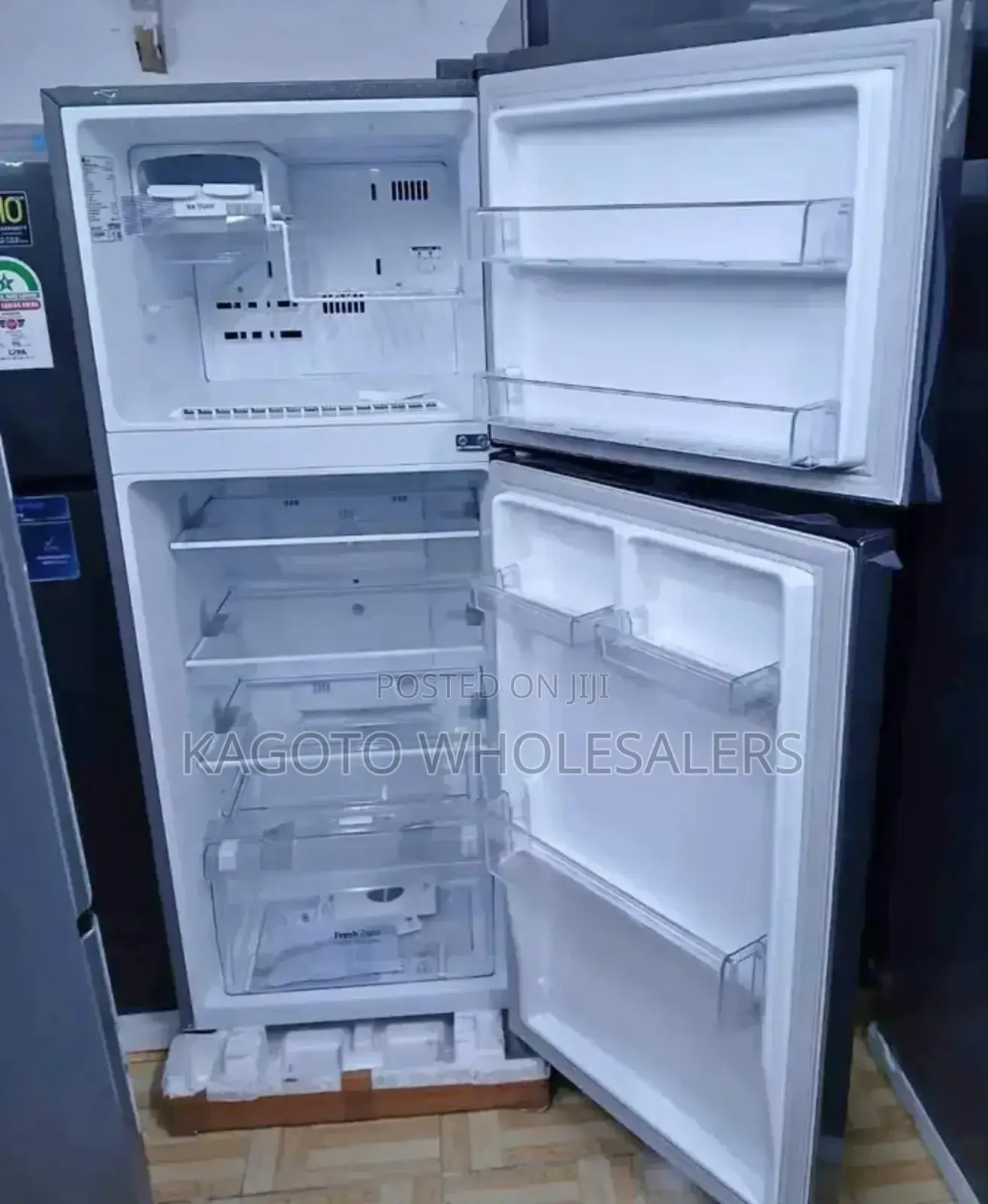 Von 136 Litres With Storage Shelves