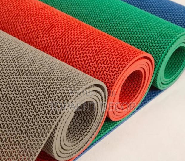 Red,Grey,Green And Blue Strong Bathroom Rug - main view