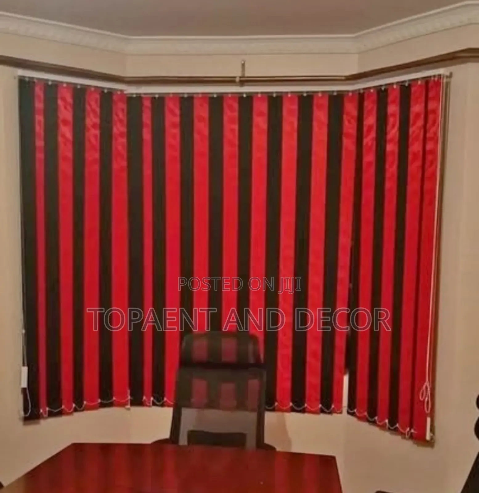 Mix of Red and Black Elegant Vertical Office Window Blinds