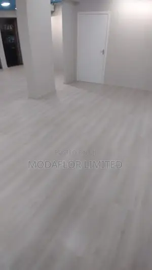 SPC Flooring – Waterproof Wood That Never Warps!