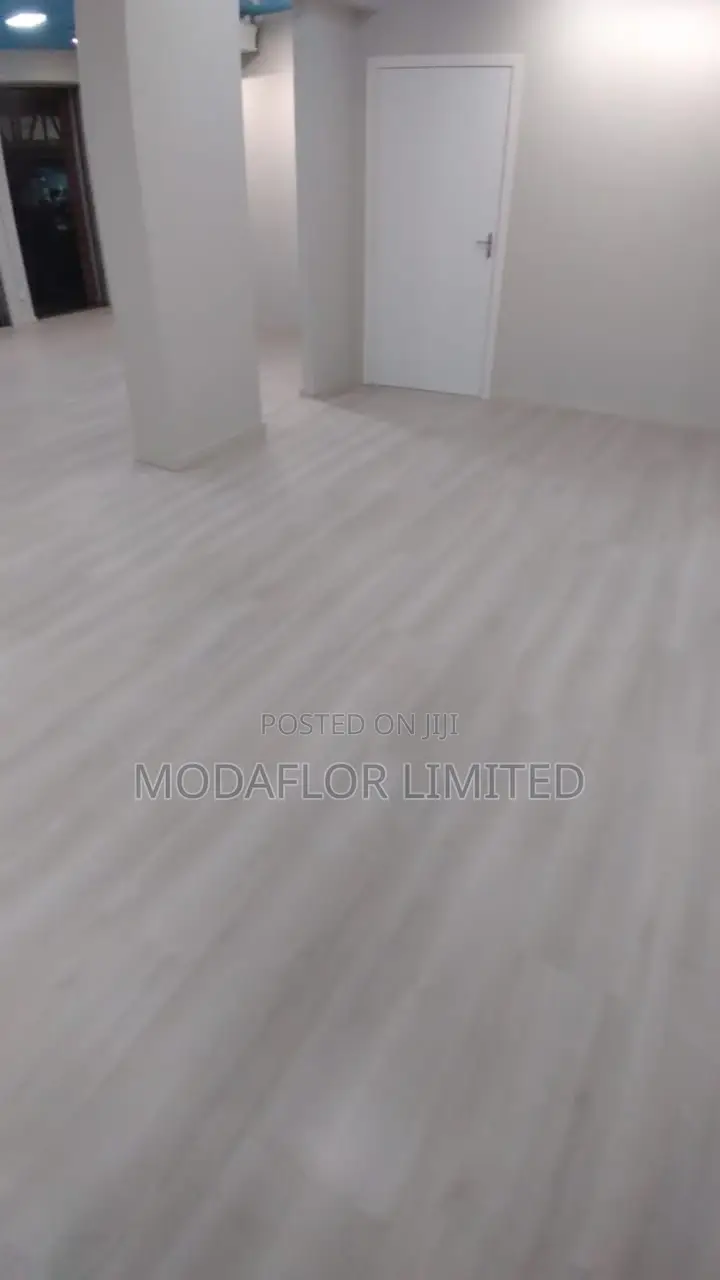 SPC Flooring – Waterproof Wood That Never Warps!