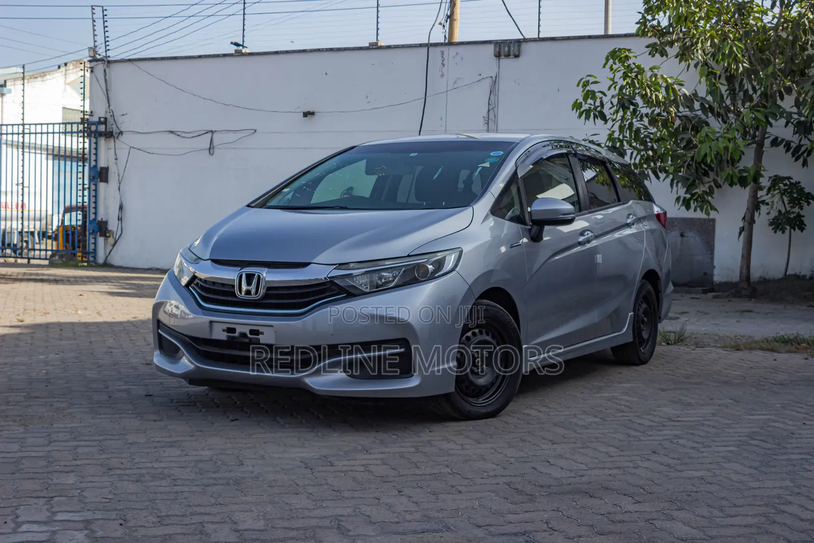 Honda Shuttle 1.5 Hybrid 2WD 2018 Silver