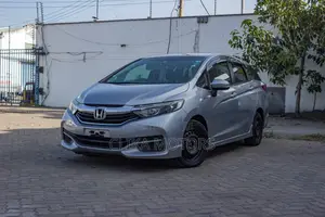 Honda Shuttle 1.5 Hybrid 2WD 2018 Silver