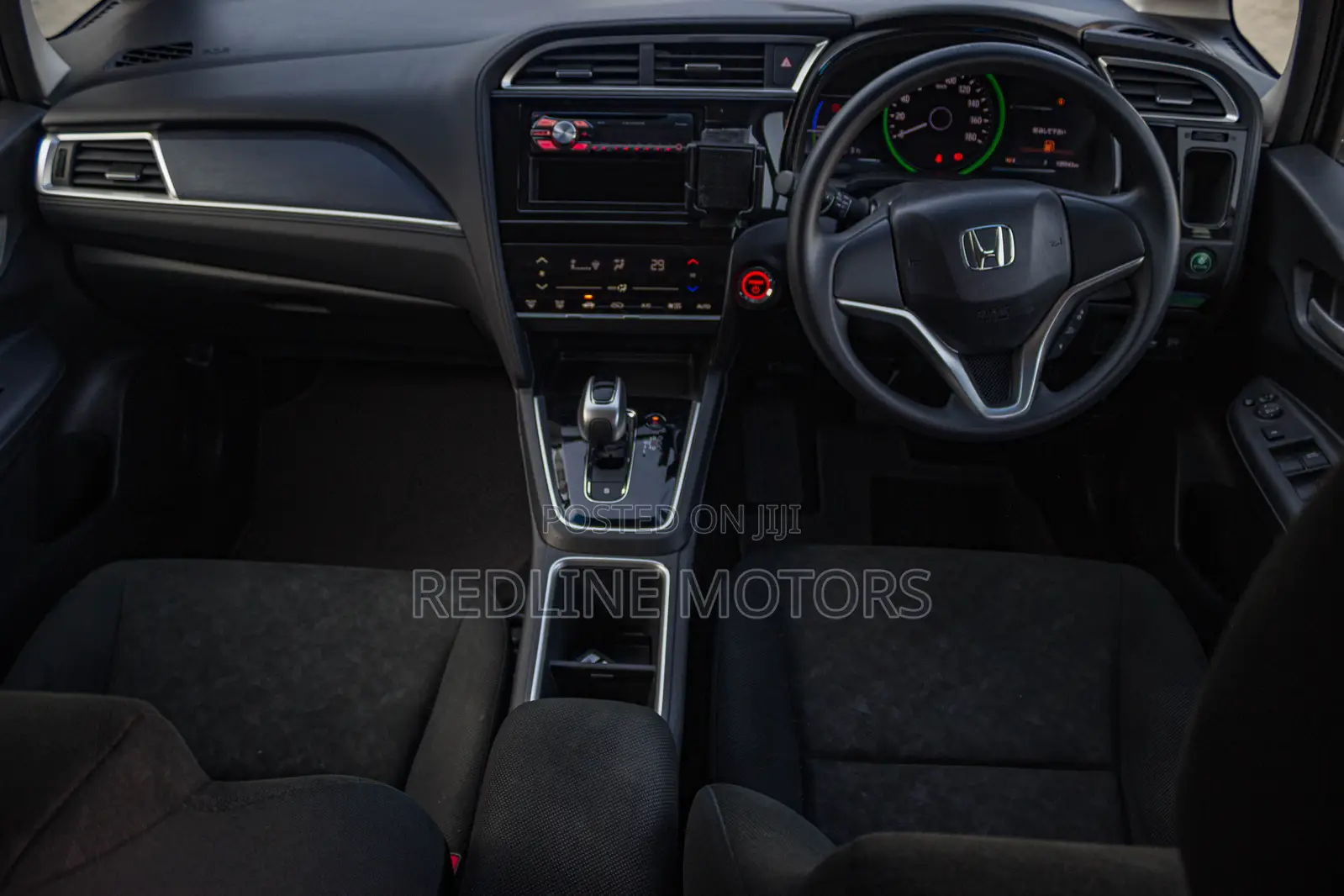 Honda Shuttle 1.5 Hybrid 2WD 2018 Silver