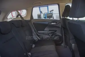 Honda Shuttle 1.5 Hybrid 2WD 2018 Silver