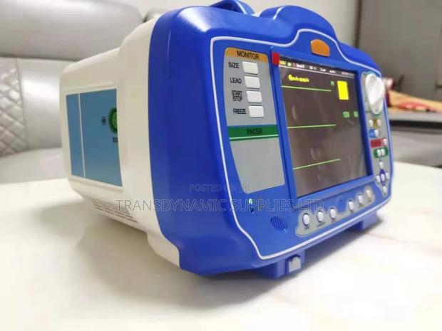 Multi Functional Defibrillator - thumbnail 2
