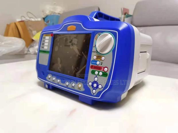 Portable Defibrillator - main view