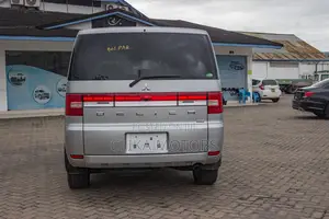 Mitsubishi Delica 2018 Silver