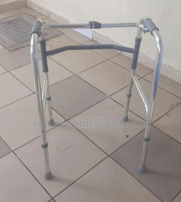 Adjustable/Foldable Walking Frame