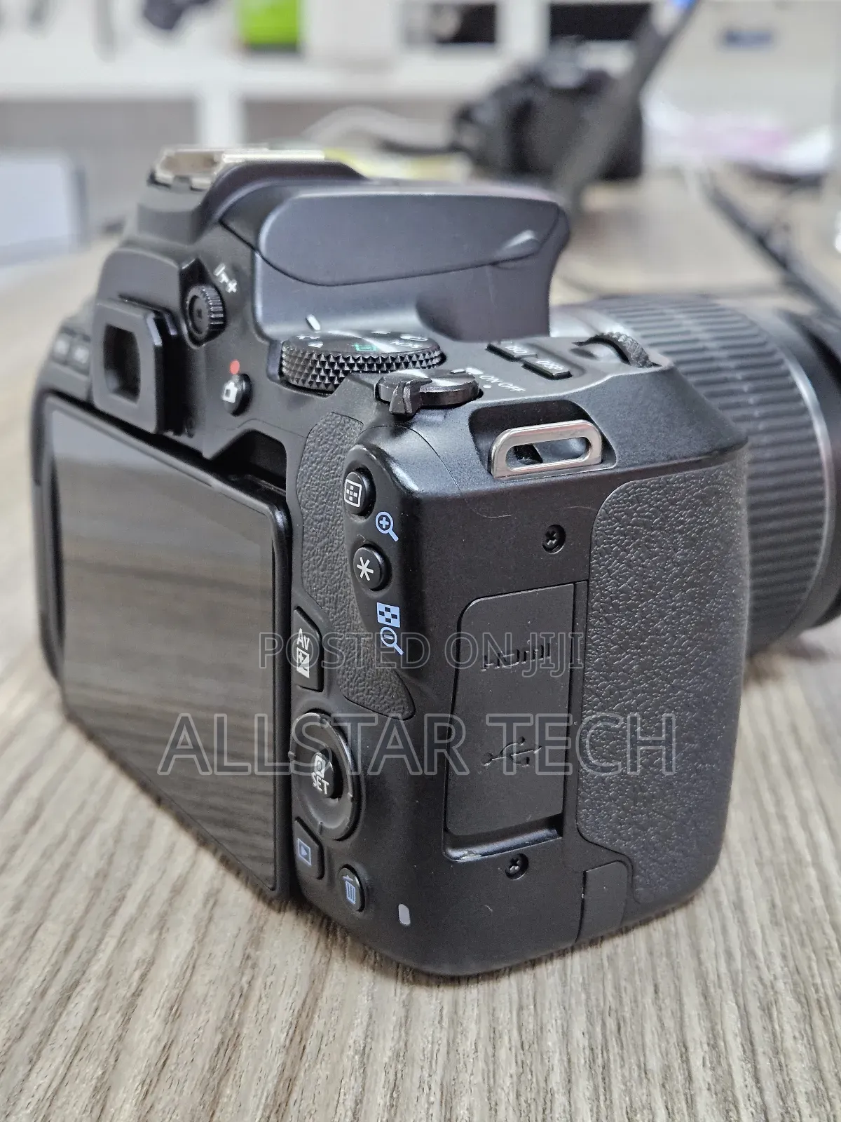 Canon Eos 250d With 18-55mm