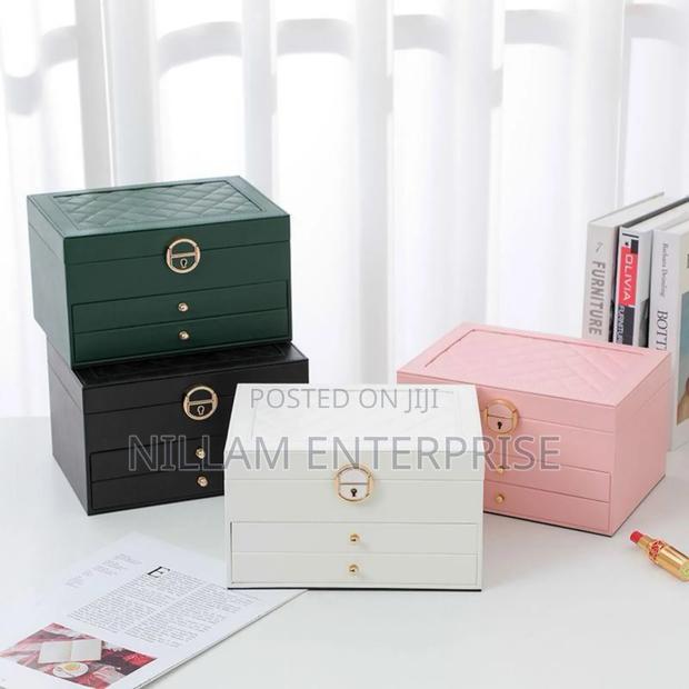 *Multi-Layer Jewelry Storage Box