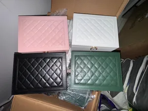 *Multi-Layer Jewelry Storage Box