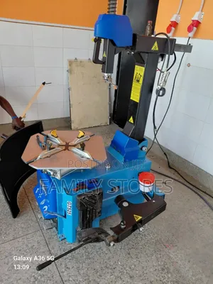 Commercial Tyre Changing Machine Roadbuck Italy