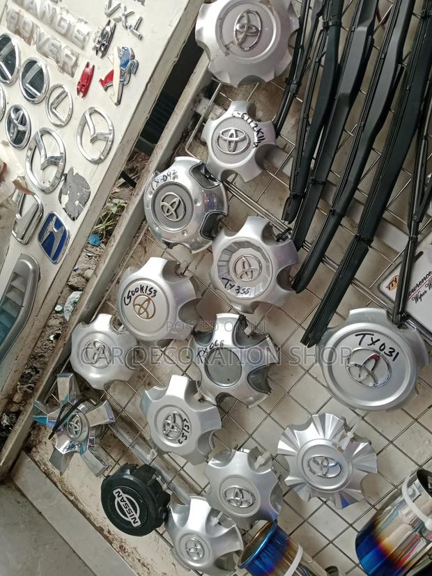 Replacement Prado Wheel Centre Hub Cap in Different Fitting - main view