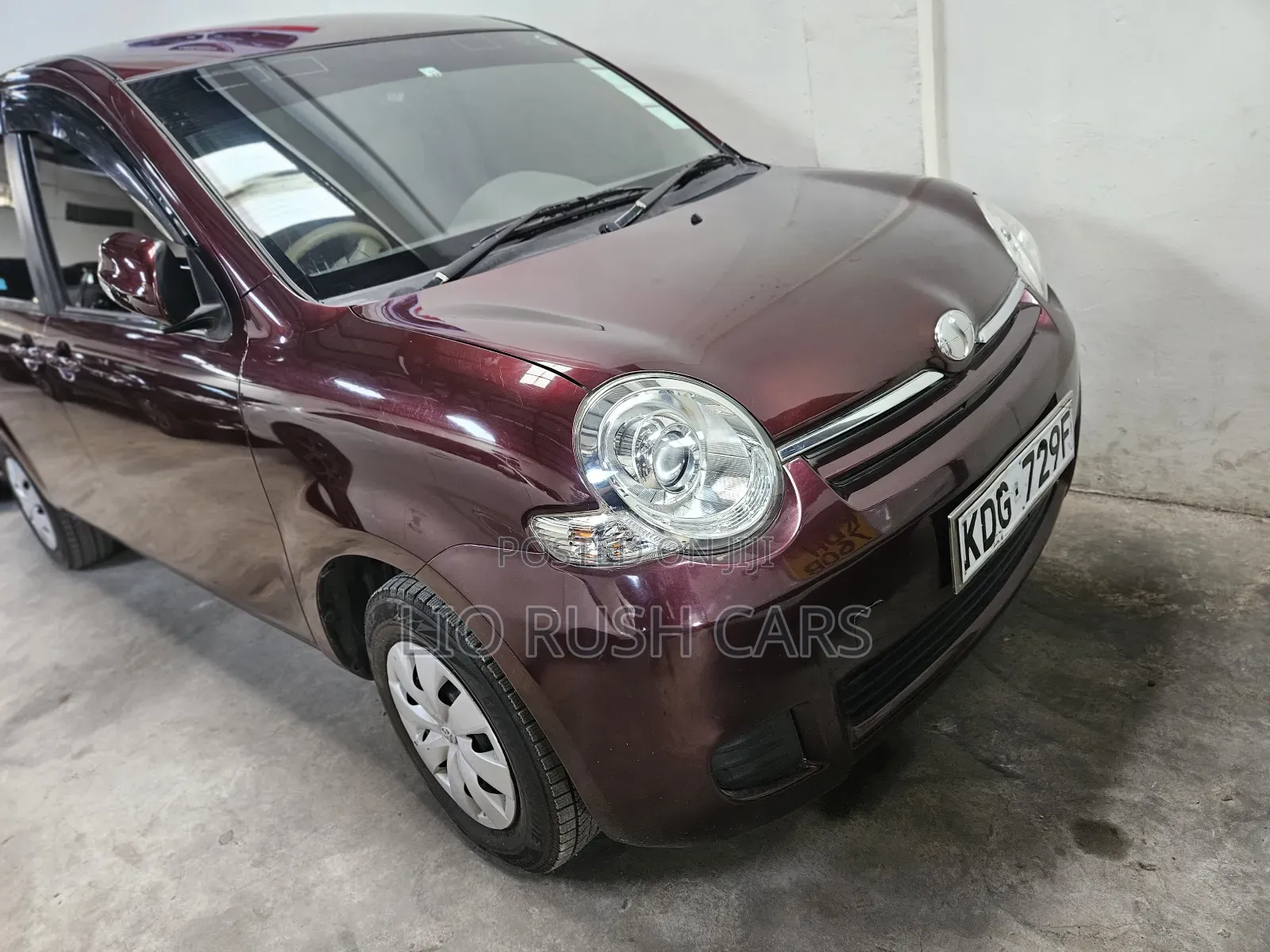Toyota Sienta 2014 Red