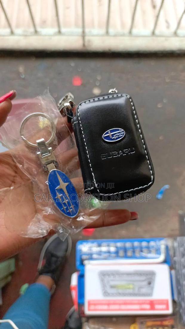 2in1 Subaru Key Pocket With Key Logo Chain