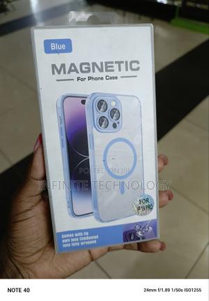 New Magsafe Case iPhone 15 Pro - main view