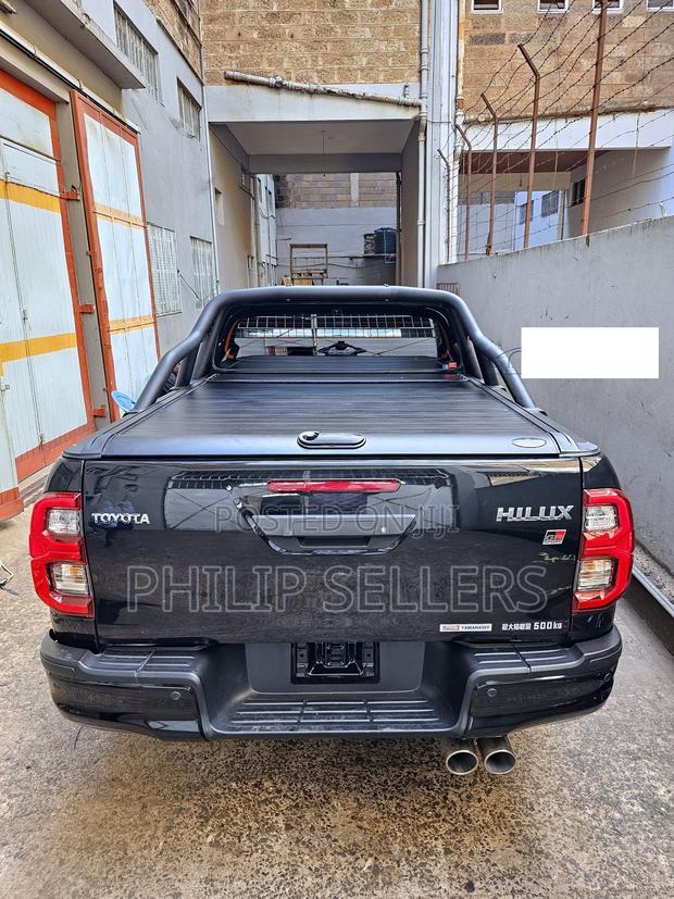 Toyota Hilux Double Cab Pickup Truck Aluminium