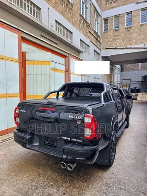 Toyota Hilux Double Cab Pickup Truck Aluminium