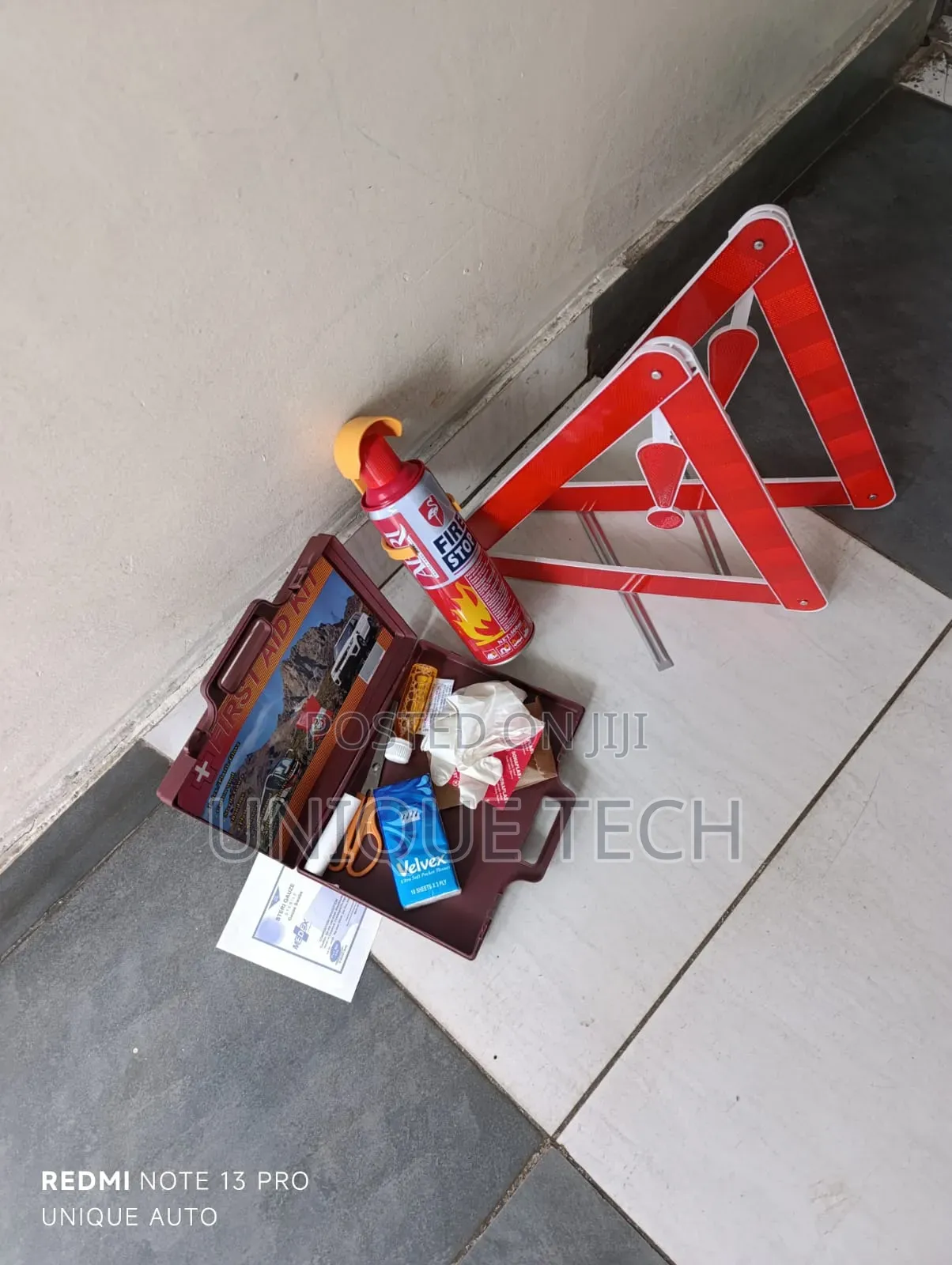 Roadside 3-in-1 Safety Pack / First Aid +Fire Stop+Triangles